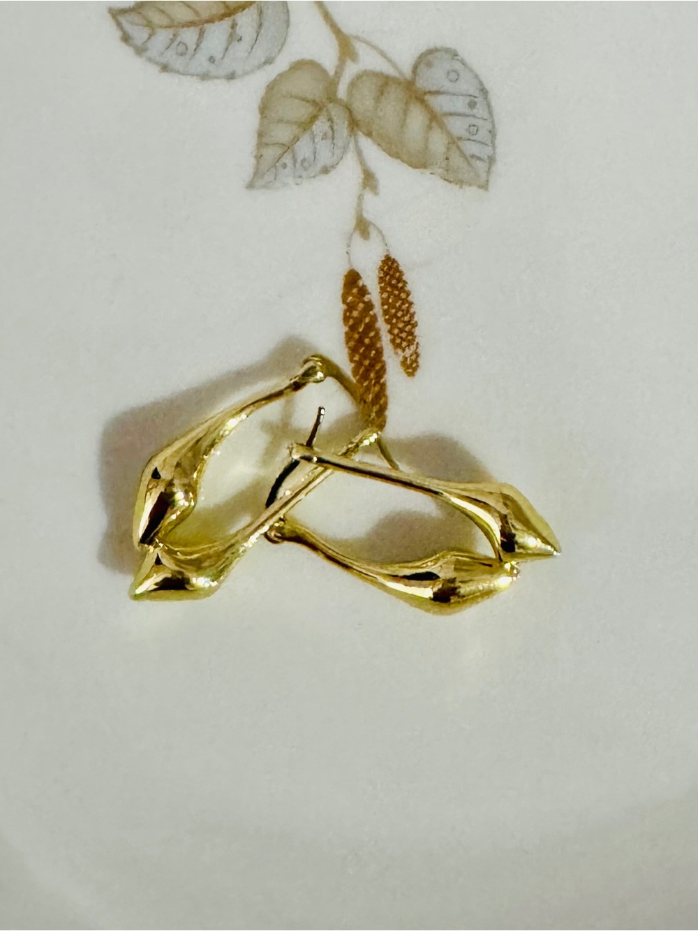 Gold Sculpted Hoop Earrings - Women's Fashion Jewelry